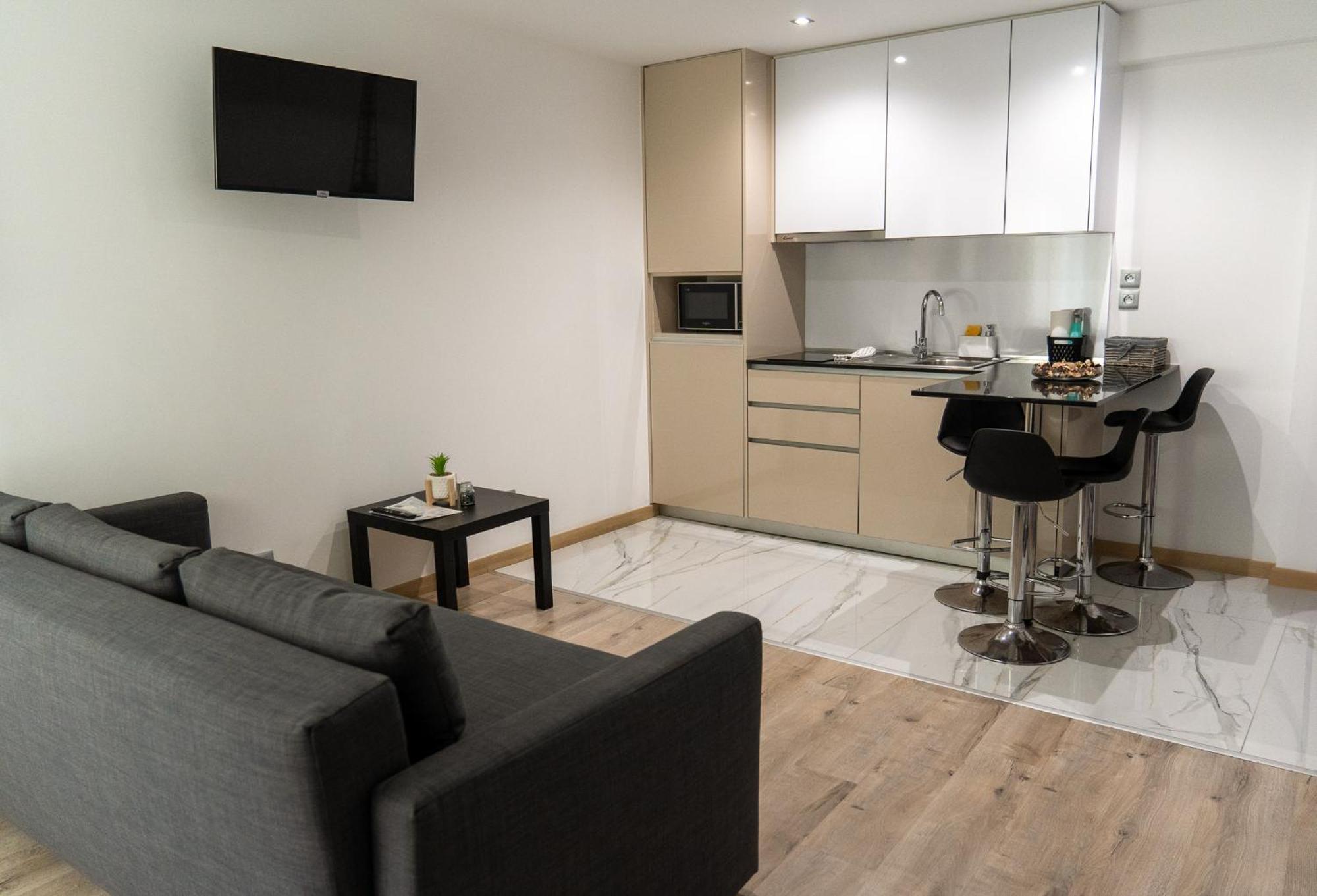 Appartement 1-4 Pers - Aeroport Cdg, Parc Expo, Villepinte - A L'Ombre Du Pin "9" Le Pin  Exterior foto