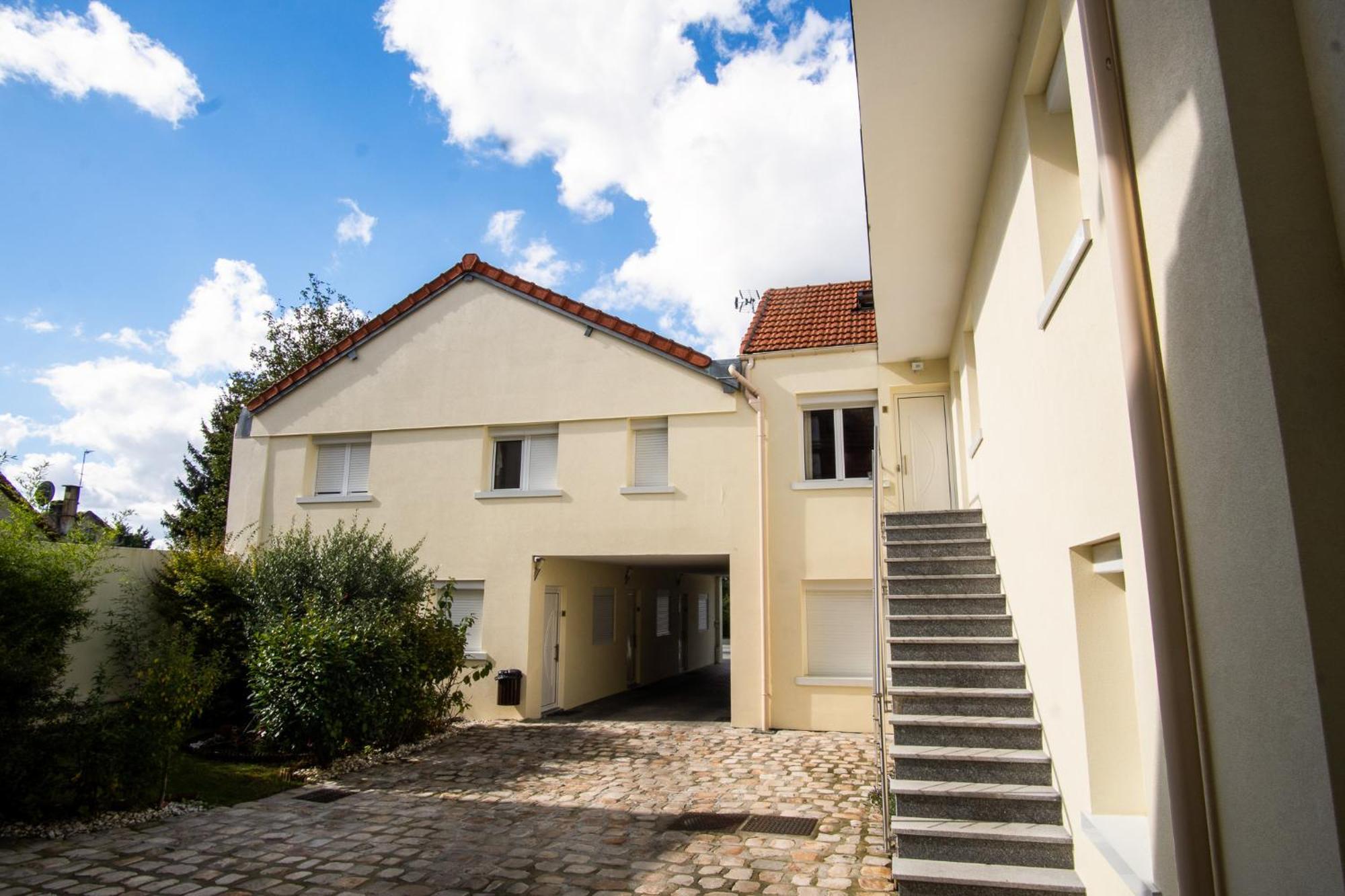Appartement 1-4 Pers - Aeroport Cdg, Parc Expo, Villepinte - A L'Ombre Du Pin "9" Le Pin  Exterior foto
